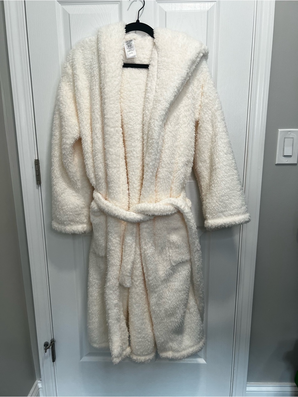 Pottery Barn Teen Cozy Cream Plush Hooded Bathrobe - NWOT Size M/L